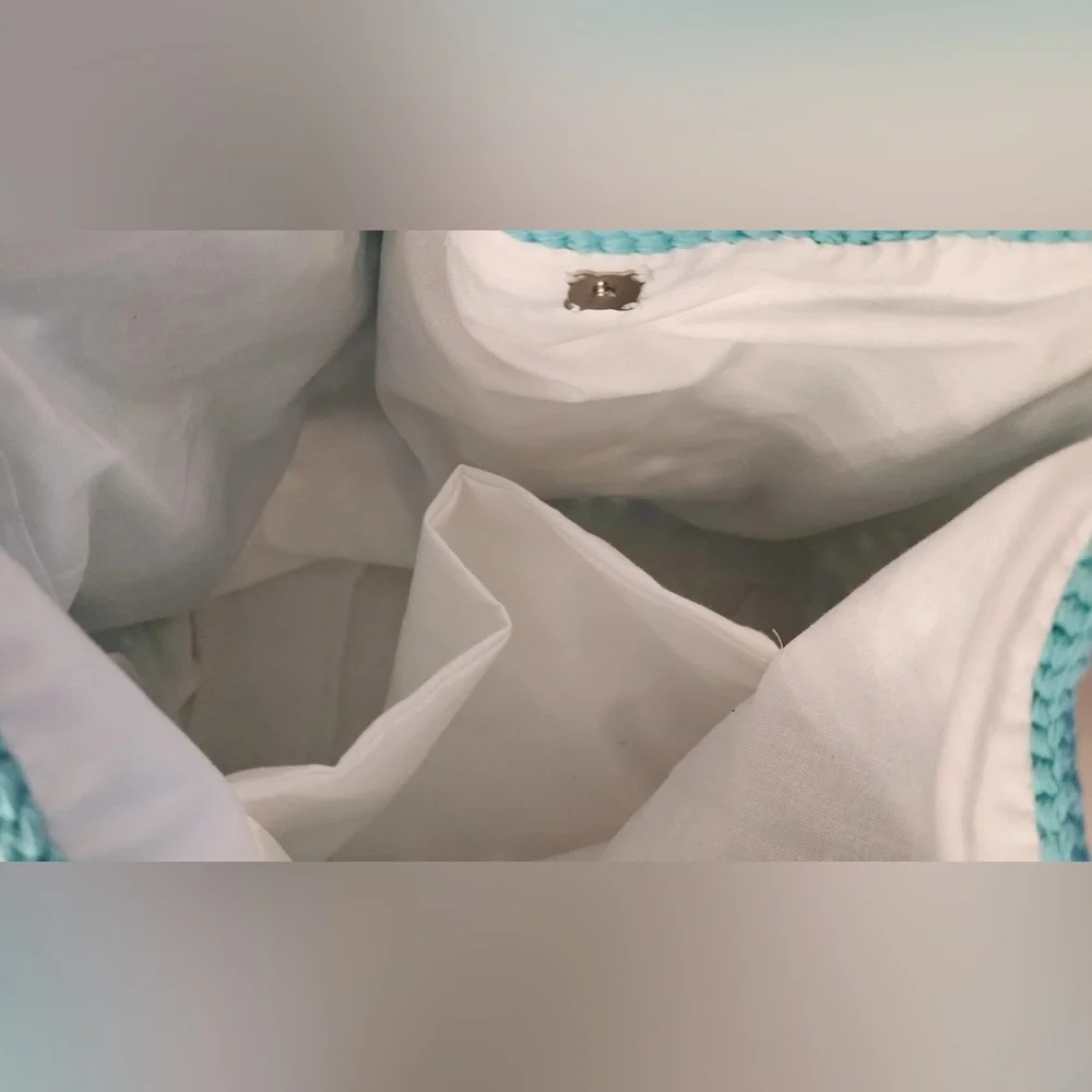 Medium sized crochet bag teal blue and white - Picture 3 of 3